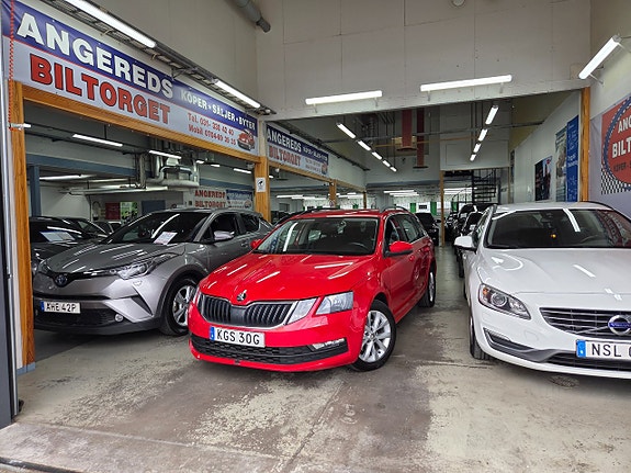 Skoda Octavia 2 of 5