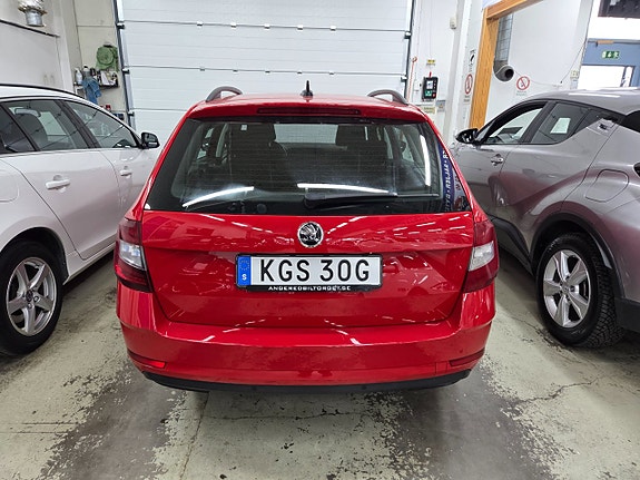 Skoda Octavia 7 of 15