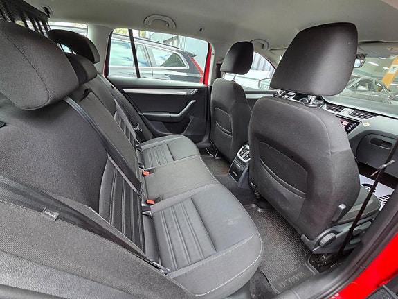 Skoda Octavia 11 of 15