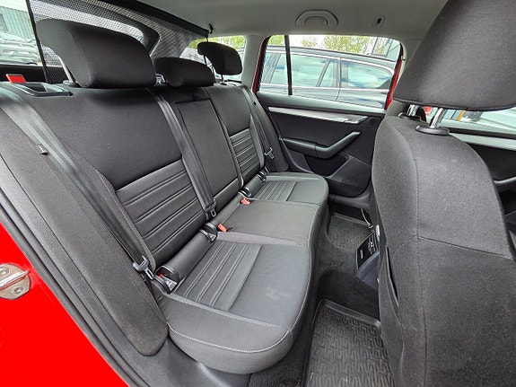Skoda Octavia 10 of 15