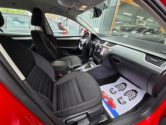 Skoda Octavia 8 of 15