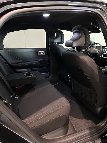 Hyundai Ioniq 6 7 of 8