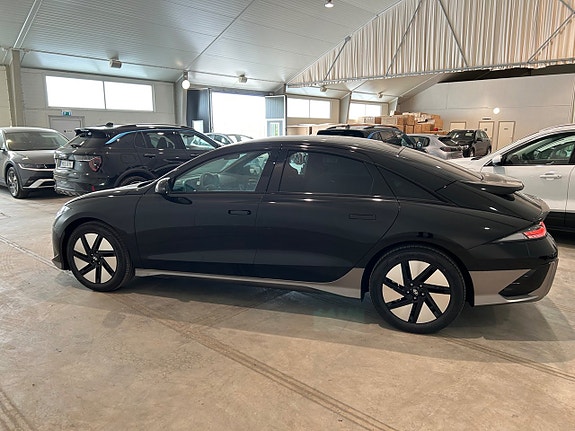 Hyundai Ioniq 6 3 of 8