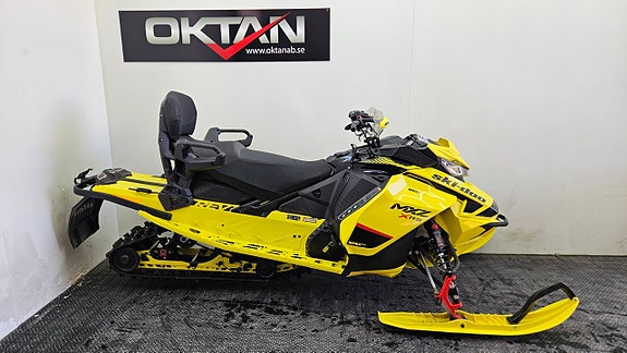 Ski-Doo MXZ X-RS 850 E-TEC 2 of 6