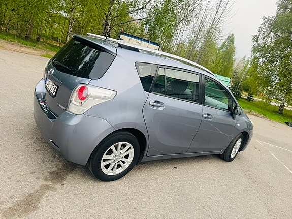 Toyota Verso 3 of 5