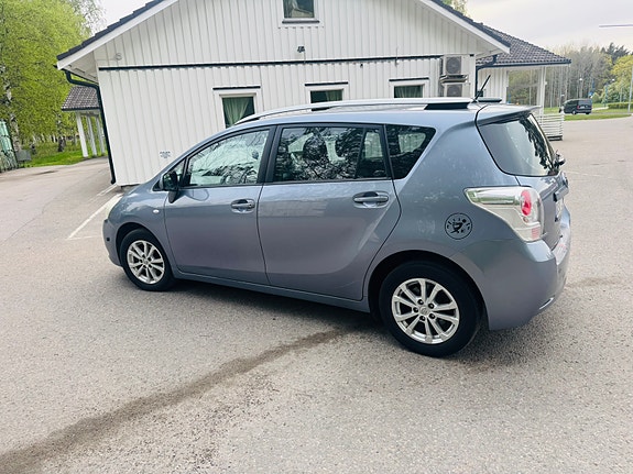 Toyota Verso 2 of 5