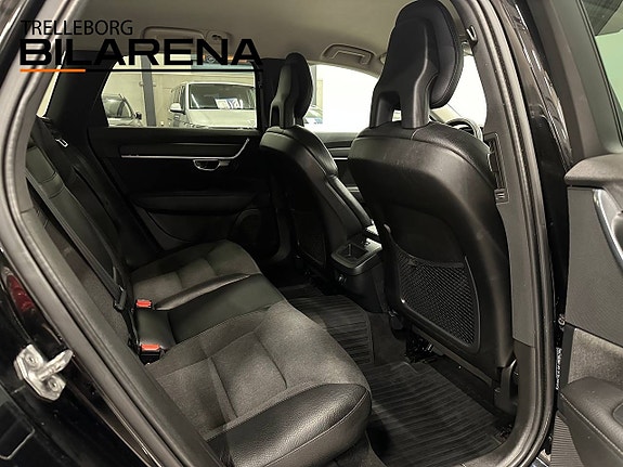 Volvo V90 Cross Country 24 of 27