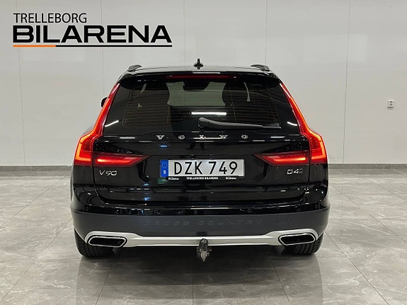 Volvo V90 Cross Country 7 of 27