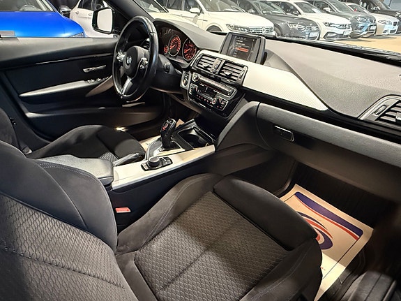 BMW 320d 16 of 20