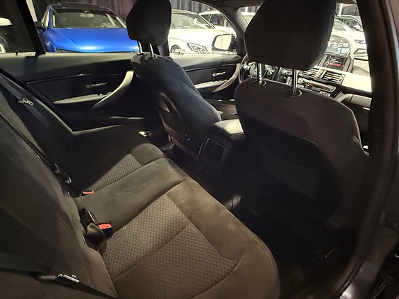 BMW 320d 15 of 20