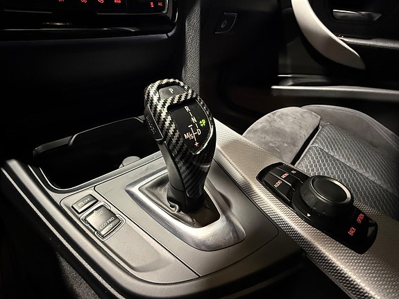 BMW 320d 12 of 20