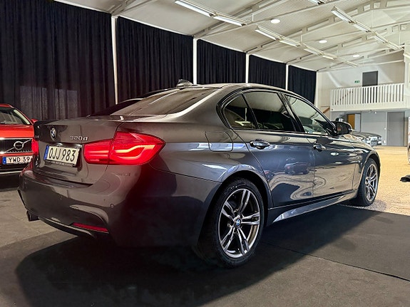 BMW 320d 4 of 20