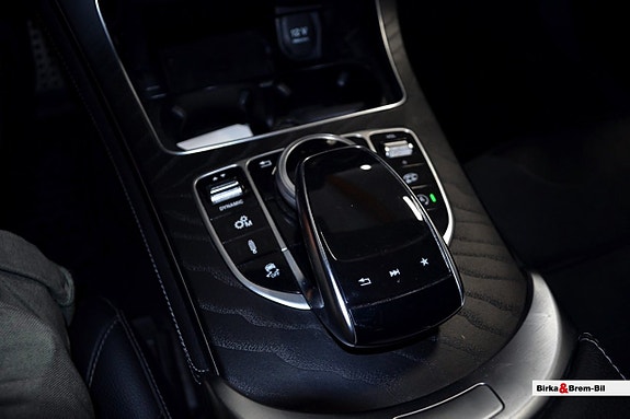 Mercedes-Benz GLC300 de 18 of 24