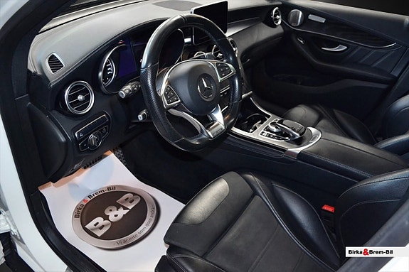 Mercedes-Benz GLC300 de 14 of 24