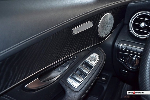 Mercedes-Benz GLC300 de 21 of 24