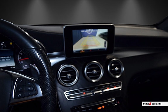 Mercedes-Benz GLC300 de 16 of 24