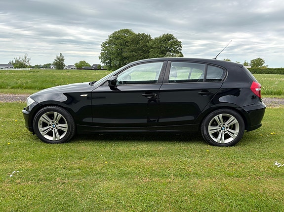 BMW 116i 2 of 5