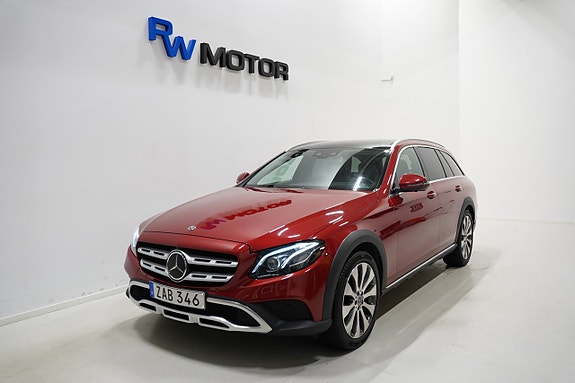 Mercedes-Benz E220 2 of 5