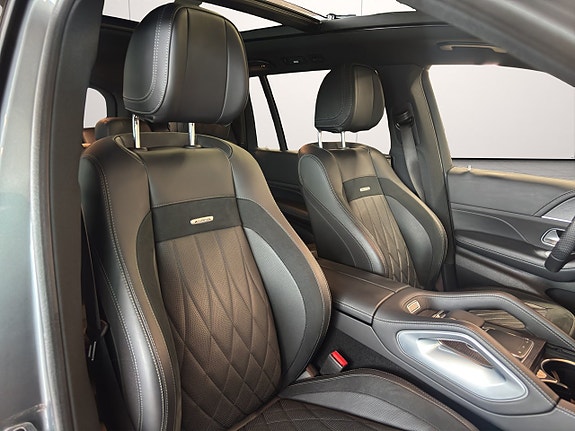 Mercedes-Benz GLS63 12 of 28