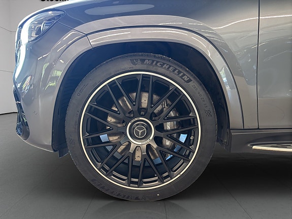 Mercedes-Benz GLS63 8 of 28