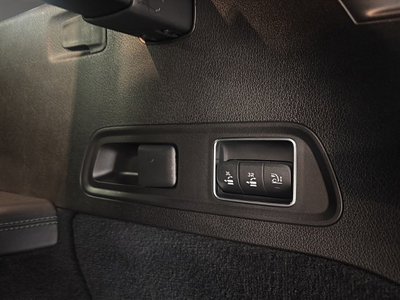 Mercedes-Benz GLS63 22 of 28