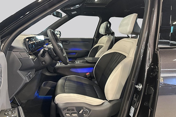 Kia EV9 11 of 28