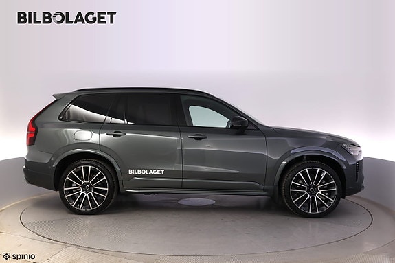 Volvo XC90 2 of 30