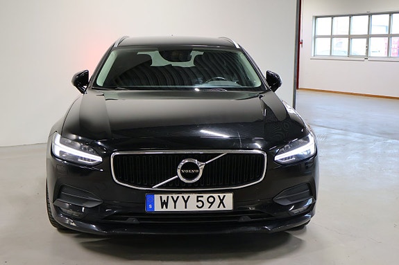 Volvo V90 2 of 5