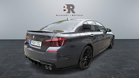 BMW 520d 4 of 5