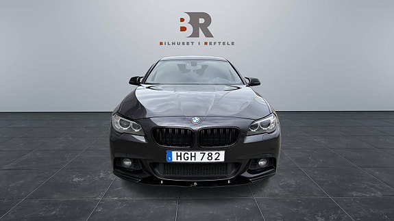 BMW 520d 2 of 5