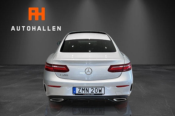Mercedes-Benz E300 8 of 27