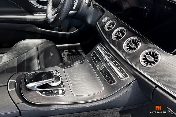 Mercedes-Benz E300 25 of 27