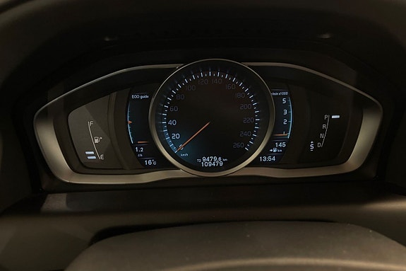 Volvo XC60 12 of 25