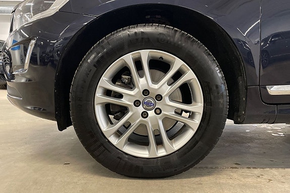 Volvo XC60 5 of 25