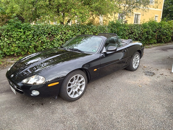 Jaguar XK 2 of 3