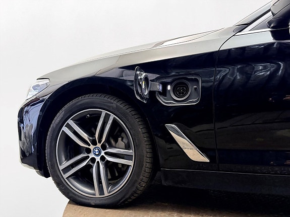 BMW 530e 12 of 30