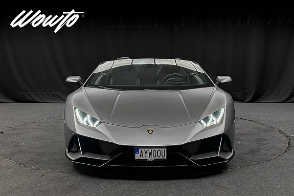 Lamborghini Huracan 3 of 5