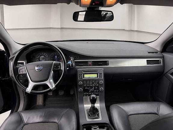 Volvo V70 4 of 5