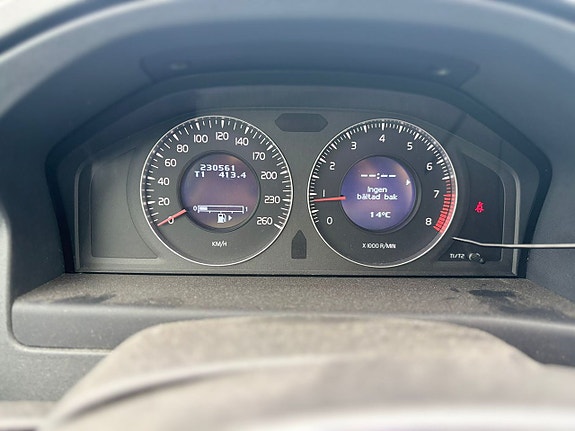 Volvo V70 9 of 13