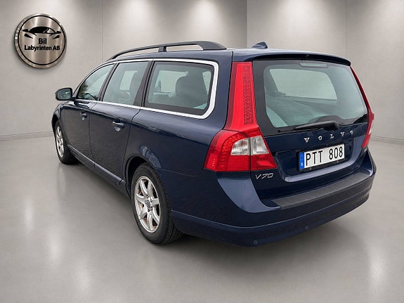 Volvo V70 3 of 5