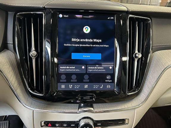Volvo XC60 14 of 17