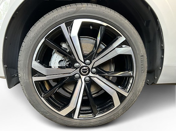 Volvo XC60 9 of 17