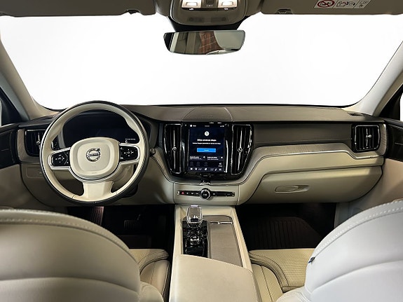 Volvo XC60 11 of 17