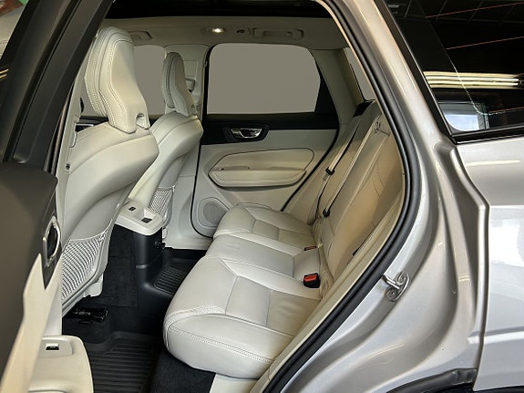 Volvo XC60 15 of 17