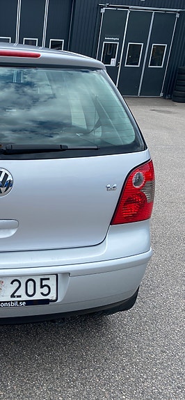 Volkswagen Polo 2 of 4