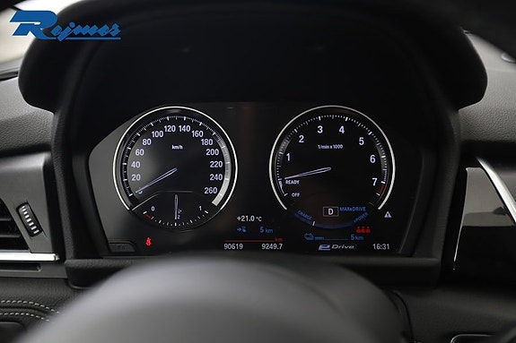 BMW 225xe 11 of 22