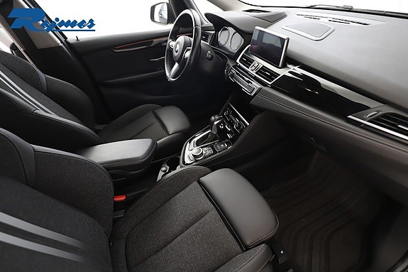 BMW 225xe 9 of 22