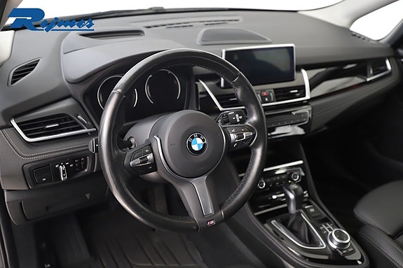 BMW 225xe 2 of 5