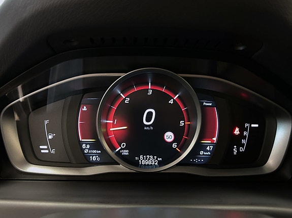Volvo XC70 16 of 27