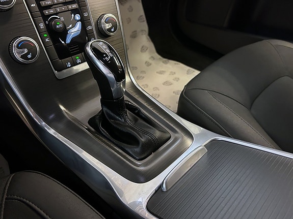 Volvo XC70 22 of 27